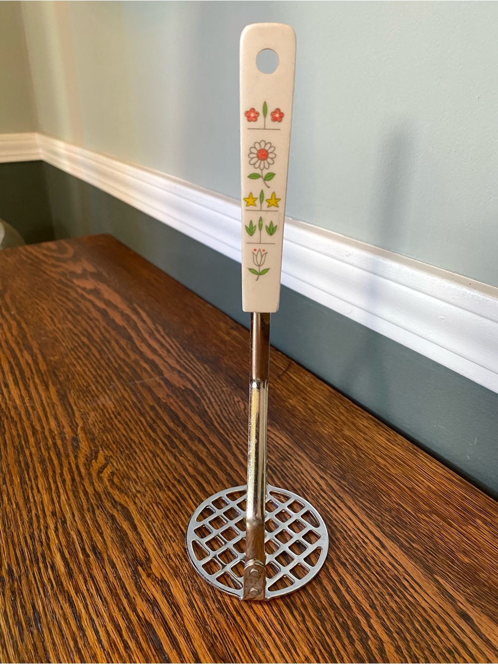 Vintage EKCO Country Garden Potato Masher MCM Flower Power Retro Kitchen Utensil